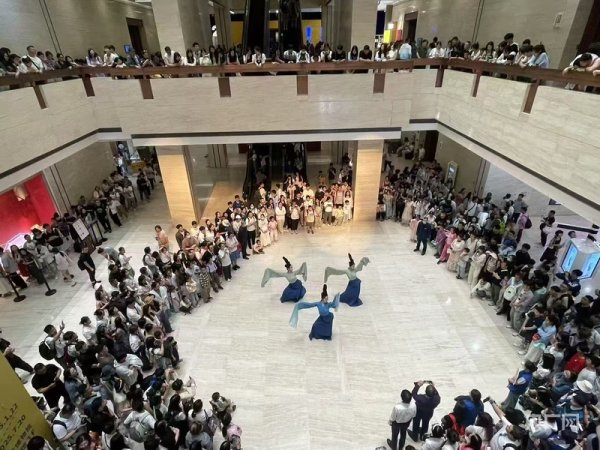 信康配资 博物馆里过“五一”&#32;各地文博热持续升温